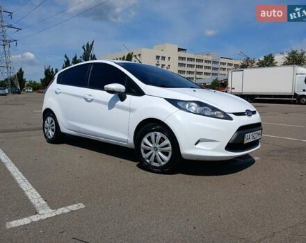 Белый Форд Фиеста, объемом двигателя 1.24 л и пробегом 180 тыс. км за 4450 $, фото 1 на Automoto.ua