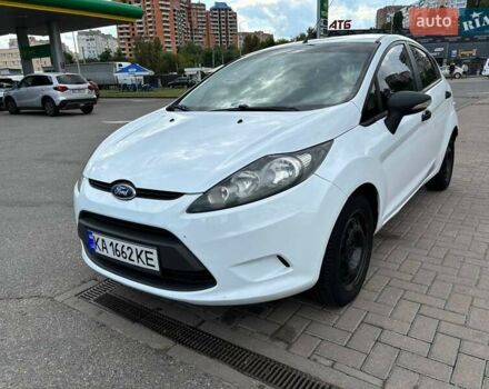 Білий Форд Фієста, об'ємом двигуна 1.24 л та пробігом 180 тис. км за 5500 $, фото 1 на Automoto.ua