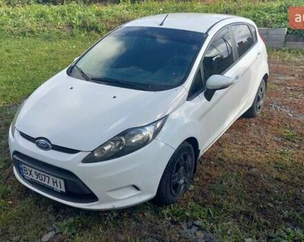 Форд Фиеста 2012 в Хмельницком на Automoto.ua Белый Форд Фиеста, объемом двигателя 1.25 л и пробегом 123 тыс. км за 5700 $, фото 1 на Automoto.ua