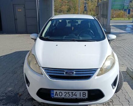 Білий Форд Фієста, об'ємом двигуна 1.6 л та пробігом 155 тис. км за 6100 $, фото 1 на Automoto.ua