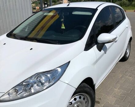 Білий Форд Фієста, об'ємом двигуна 1.24 л та пробігом 200 тис. км за 4500 $, фото 1 на Automoto.ua