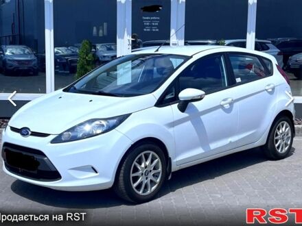 Белый Форд Фиеста, объемом двигателя 1.3 л и пробегом 165 тыс. км за 5900 $, фото 1 на Automoto.ua