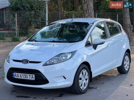 Белый Форд Фиеста, объемом двигателя 1.4 л и пробегом 125 тыс. км за 6850 $, фото 1 на Automoto.ua