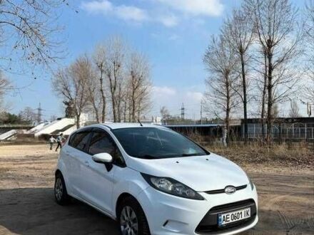 Форд Фиеста 2012 в Днепре (Днепропетровске) на Automoto.ua Белый Форд Фиеста, объемом двигателя 1.2 л и пробегом 195 тыс. км за 6000 $, фото 1 на Automoto.ua