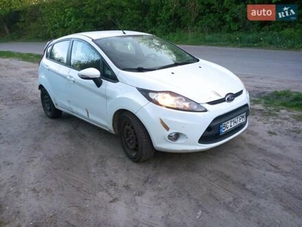 Форд Фієста 2012 у Остоге на Automoto.ua Білий Форд Фієста, об'ємом двигуна 1.4 л та пробігом 239 тис. км за 2950 $, фото 1 на Automoto.ua