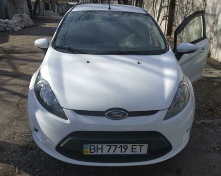 Білий Форд Фієста, об'ємом двигуна 1.3 л та пробігом 76 тис. км за 6800 $, фото 1 на Automoto.ua