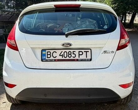 Белый Форд Фиеста, объемом двигателя 1.39 л и пробегом 145 тыс. км за 8100 $, фото 1 на Automoto.ua