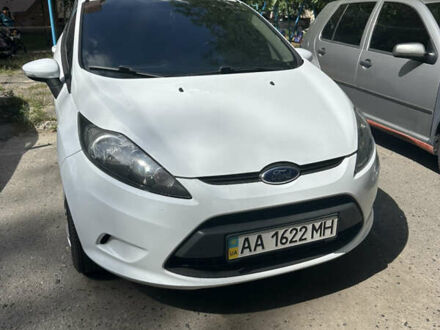 Форд Фиеста 2012 в Полтаве на Automoto.ua Белый Форд Фиеста, объемом двигателя 1.24 л и пробегом 181 тыс. км за 5800 $, фото 1 на Automoto.ua