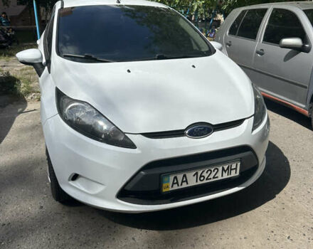 Білий Форд Фієста, об'ємом двигуна 1.24 л та пробігом 181 тис. км за 5800 $, фото 1 на Automoto.ua