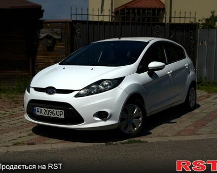 Білий Форд Фієста, об'ємом двигуна 1.2 л та пробігом 250 тис. км за 4800 $, фото 1 на Automoto.ua