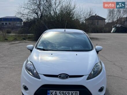 Белый Форд Фиеста, объемом двигателя 1.39 л и пробегом 180 тыс. км за 5500 $, фото 1 на Automoto.ua