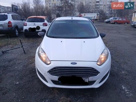 Форд Фиеста 2013 в Киеве на Automoto.ua Белый Форд Фиеста, объемом двигателя 1.25 л и пробегом 161 тыс. км за 5000 $, фото 1 на Automoto.ua