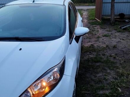 Форд Фієста 2013 у Житомирі на Automoto.ua Білий Форд Фієста, об'ємом двигуна 10 л та пробігом 150 тис. км за 6900 $, фото 1 на Automoto.ua