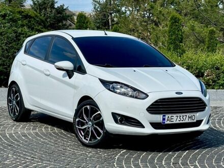 Білий Форд Фієста, об'ємом двигуна 1 л та пробігом 126 тис. км за 6400 $, фото 1 на Automoto.ua