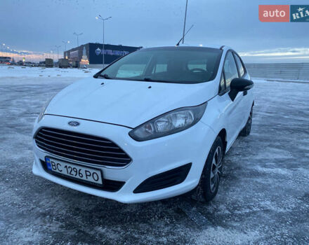 Білий Форд Фієста, об'ємом двигуна 1 л та пробігом 200 тис. км за 4500 $, фото 1 на Automoto.ua