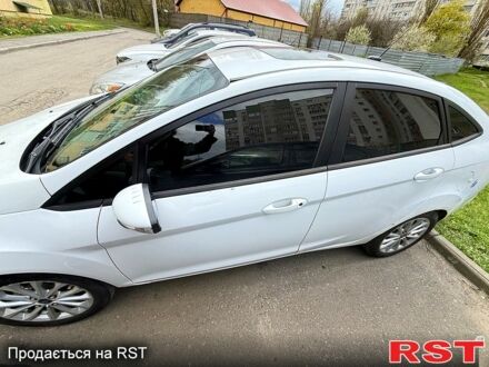 Белый Форд Фиеста, объемом двигателя 1.6 л и пробегом 200 тыс. км за 6500 $, фото 1 на Automoto.ua