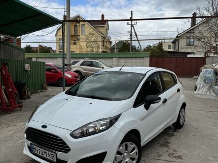 Білий Форд Фієста, об'ємом двигуна 1 л та пробігом 75 тис. км за 5800 $, фото 1 на Automoto.ua