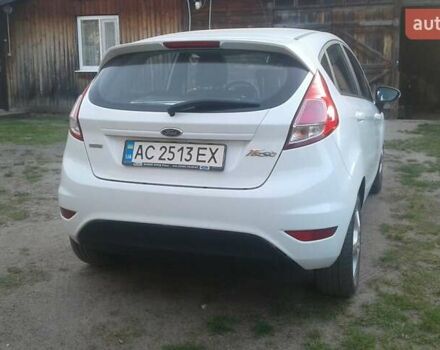 Белый Форд Фиеста, объемом двигателя 1 л и пробегом 189 тыс. км за 5250 $, фото 1 на Automoto.ua