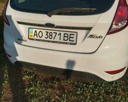 Білий Форд Фієста, об'ємом двигуна 1 л та пробігом 120 тис. км за 5500 $, фото 1 на Automoto.ua