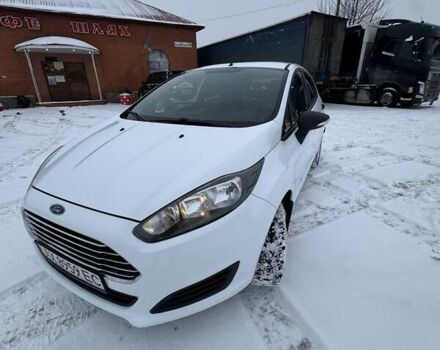 Белый Форд Фиеста, объемом двигателя 1 л и пробегом 125 тыс. км за 6000 $, фото 1 на Automoto.ua