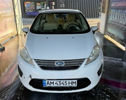 Білий Форд Фієста, об'ємом двигуна 1.6 л та пробігом 263 тис. км за 5200 $, фото 1 на Automoto.ua