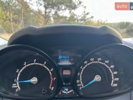 Білий Форд Фієста, об'ємом двигуна 1.6 л та пробігом 100 тис. км за 8400 $, фото 1 на Automoto.ua