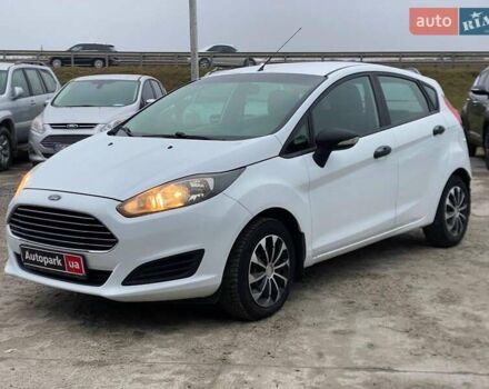 Белый Форд Фиеста, объемом двигателя 1 л и пробегом 200 тыс. км за 4500 $, фото 1 на Automoto.ua