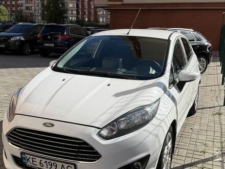 Белый Форд Фиеста, объемом двигателя 1 л и пробегом 78 тыс. км за 8231 $, фото 1 на Automoto.ua