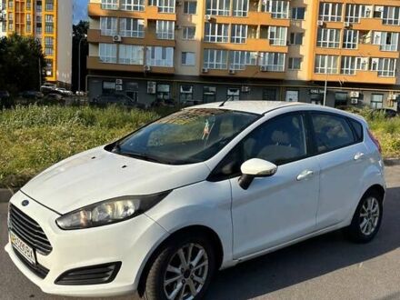 Белый Форд Фиеста, объемом двигателя 1 л и пробегом 161 тыс. км за 5500 $, фото 1 на Automoto.ua