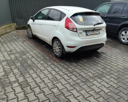 Білий Форд Фієста, об'ємом двигуна 1 л та пробігом 95 тис. км за 6500 $, фото 1 на Automoto.ua