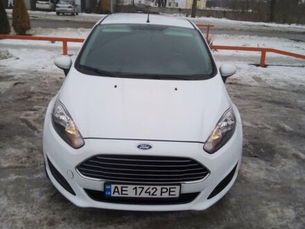 Білий Форд Фієста, об'ємом двигуна 1 л та пробігом 120 тис. км за 6000 $, фото 1 на Automoto.ua