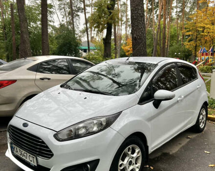 Белый Форд Фиеста, объемом двигателя 1 л и пробегом 150 тыс. км за 6500 $, фото 1 на Automoto.ua