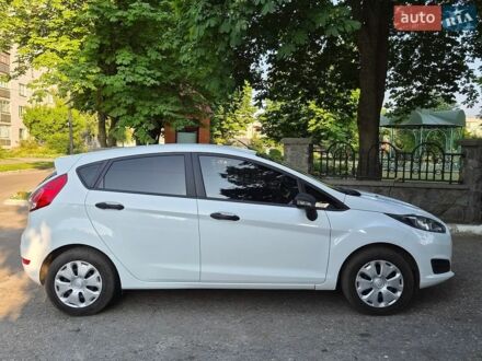 Білий Форд Фієста, об'ємом двигуна 1 л та пробігом 132 тис. км за 5150 $, фото 1 на Automoto.ua