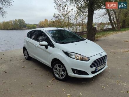 Форд Фиеста 2013 в Киеве на Automoto.ua Белый Форд Фиеста, объемом двигателя 1 л и пробегом 98 тыс. км за 7290 $, фото 1 на Automoto.ua