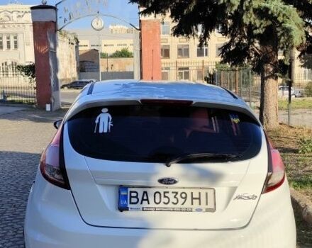 Белый Форд Фиеста, объемом двигателя 1 л и пробегом 132 тыс. км за 5800 $, фото 1 на Automoto.ua