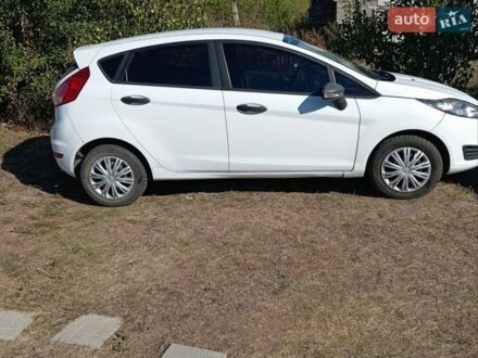 Белый Форд Фиеста, объемом двигателя 1 л и пробегом 144 тыс. км за 5800 $, фото 1 на Automoto.ua