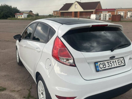 Форд Фієста 2013 у Прилуках на Automoto.ua Білий Форд Фієста, об'ємом двигуна 1.25 л та пробігом 112 тис. км за 6750 $, фото 1 на Automoto.ua