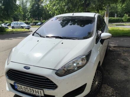 Форд Фиеста 2013 в Кропивницком (Кировограде) на Automoto.ua Белый Форд Фиеста, объемом двигателя 1 л и пробегом 125 тыс. км за 6500 $, фото 1 на Automoto.ua