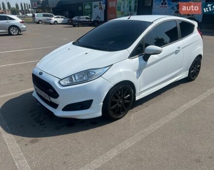 Білий Форд Фієста, об'ємом двигуна 1 л та пробігом 149 тис. км за 4200 $, фото 1 на Automoto.ua