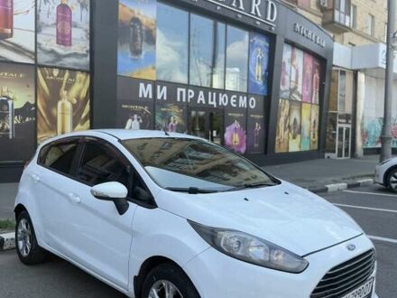 Белый Форд Фиеста, объемом двигателя 1 л и пробегом 117 тыс. км за 8000 $, фото 1 на Automoto.ua