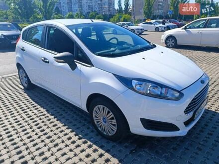 Белый Форд Фиеста, объемом двигателя 1 л и пробегом 70 тыс. км за 5500 $, фото 1 на Automoto.ua