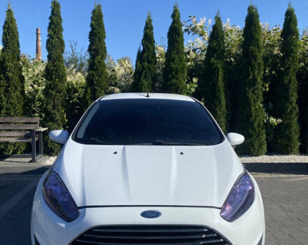 Белый Форд Фиеста, объемом двигателя 1 л и пробегом 142 тыс. км за 6700 $, фото 1 на Automoto.ua