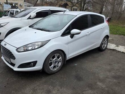 Білий Форд Фієста, об'ємом двигуна 1 л та пробігом 140 тис. км за 6990 $, фото 1 на Automoto.ua