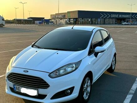 Белый Форд Фиеста, объемом двигателя 1 л и пробегом 115 тыс. км за 8500 $, фото 1 на Automoto.ua