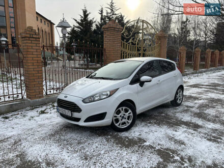 Белый Форд Фиеста, объемом двигателя 1.6 л и пробегом 123 тыс. км за 8200 $, фото 1 на Automoto.ua