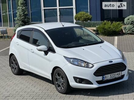 Форд Фиеста 2014 в Киеве на Automoto.ua Белый Форд Фиеста, объемом двигателя 1 л и пробегом 124 тыс. км за 7700 $, фото 1 на Automoto.ua