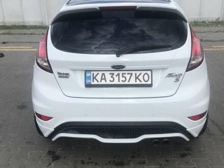 Форд Фиеста 2014 в Ирпене на Automoto.ua Белый Форд Фиеста, объемом двигателя 1 л и пробегом 212 тыс. км за 2000 $, фото 1 на Automoto.ua