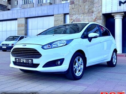 Білий Форд Фієста, об'ємом двигуна 1 л та пробігом 140 тис. км за 8500 $, фото 1 на Automoto.ua