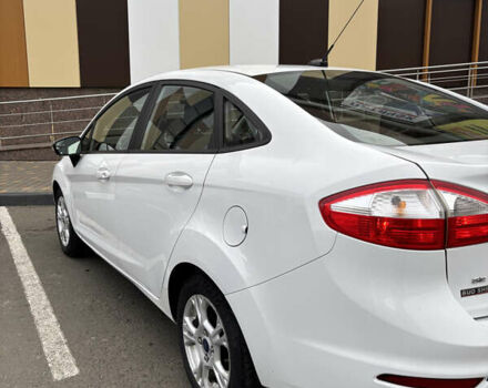 Белый Форд Фиеста, объемом двигателя 1.6 л и пробегом 103 тыс. км за 7000 $, фото 1 на Automoto.ua