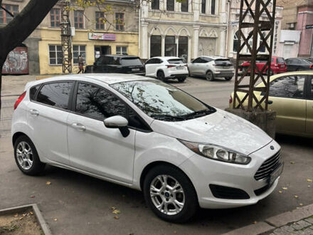 Білий Форд Фієста, об'ємом двигуна 1.6 л та пробігом 123 тис. км за 9900 $, фото 1 на Automoto.ua